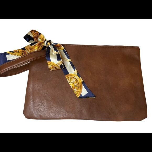 LEATHER OVERSIZED CLUTCH IN BROWN - Picture 2 of 4